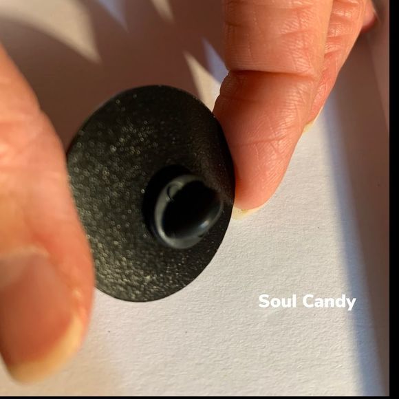 Stay Pawsitive enameled pin - Picture 2 of 3